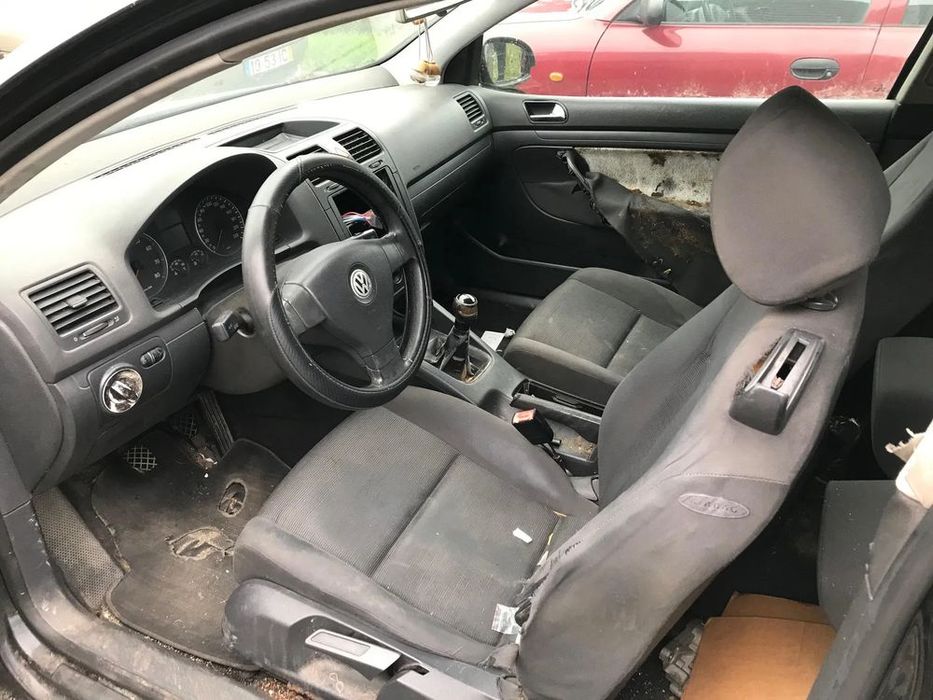 Volkswagen Golf V 1.4 16V 3P 2004 - Para Peças