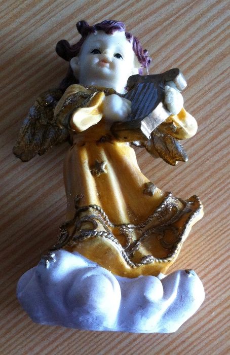 anjos músicos, em barro pintados á mão