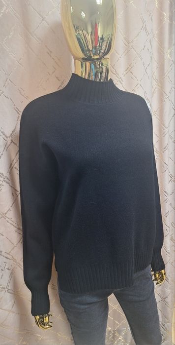 Czarny wiskozowy półgolf damski