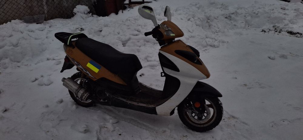 Скутер.мопед. продам