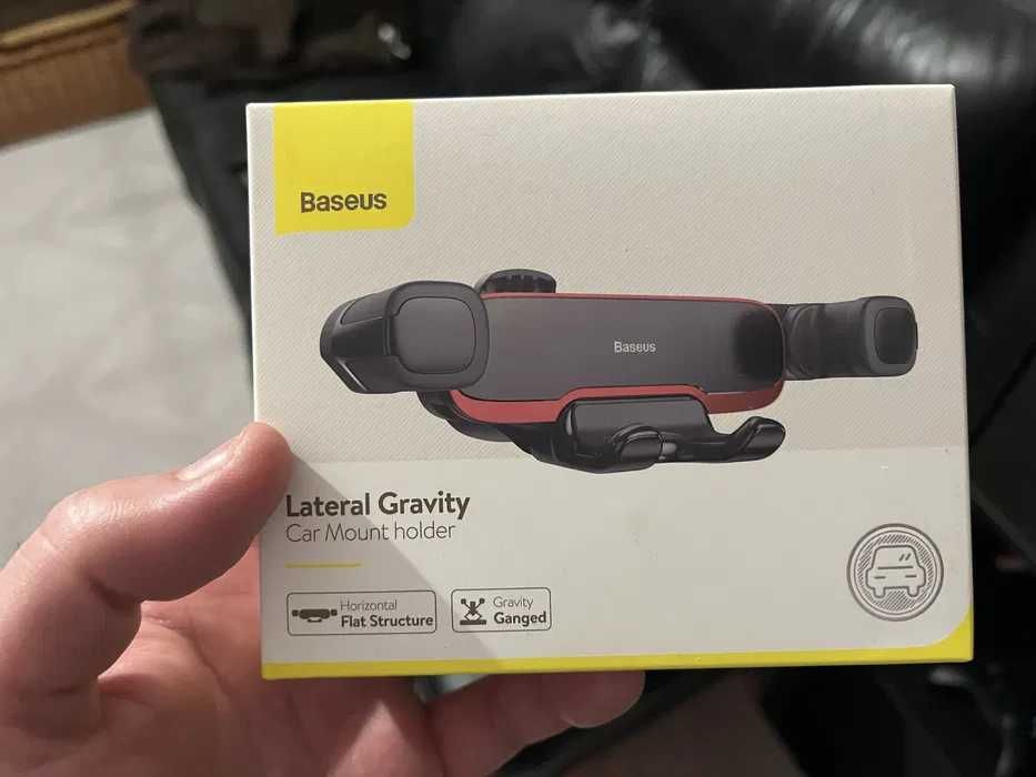 Suporte de telemóvel da marca Baseus para carro