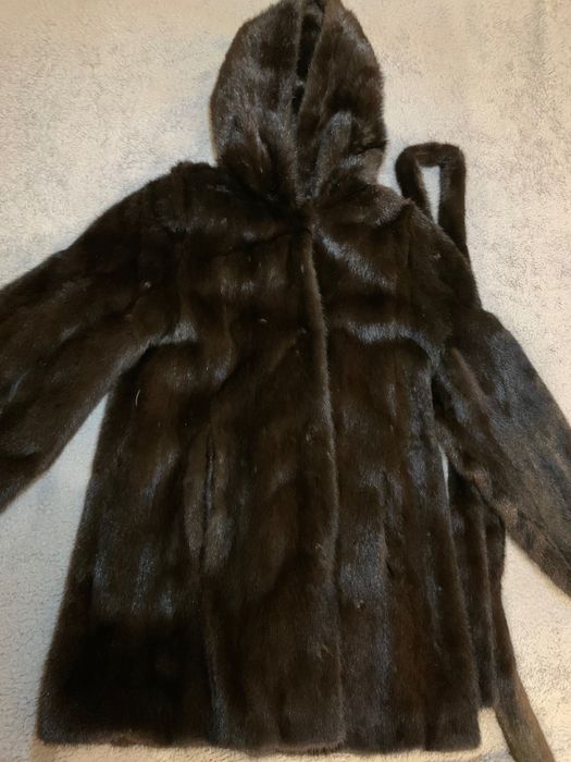 Шуба норкова з натурального хутра