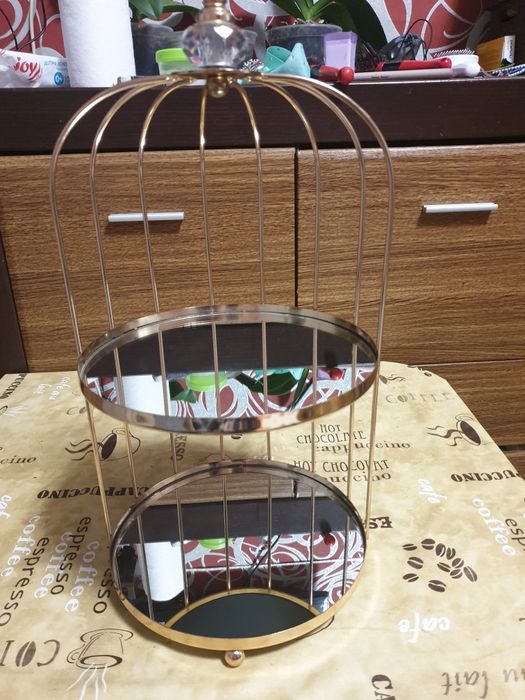 Полка с зеркалом