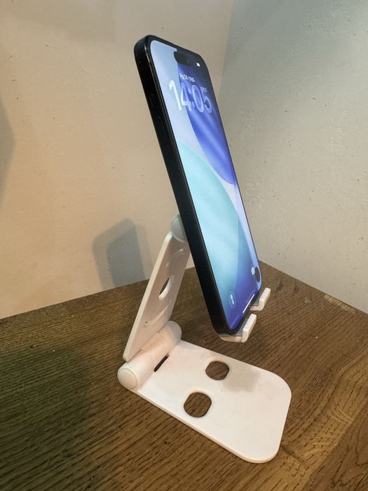 Чудовий Iphone 15 plus !
