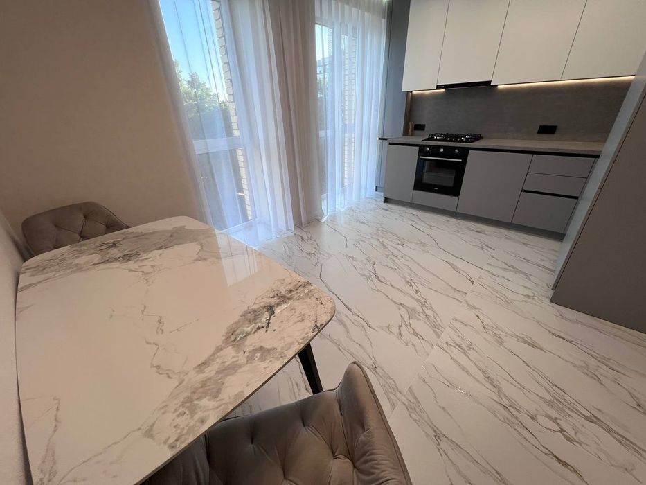 Продаж 2к квартири в центрі міста, вигляд на парк. Новий ремонт