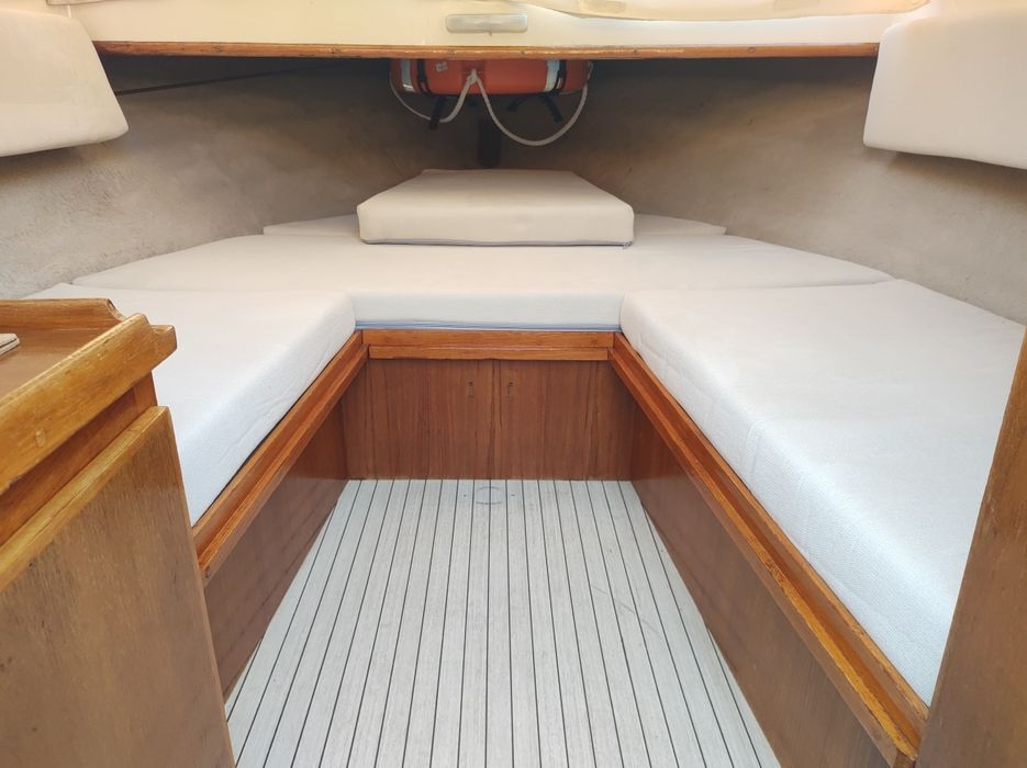 Sprzedam łódź kabinową motorową