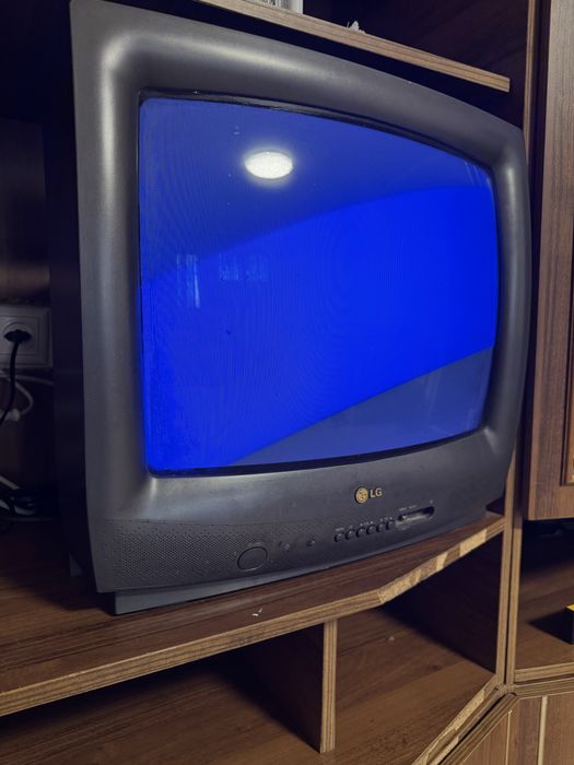 Телевізор LG в працюючому стані