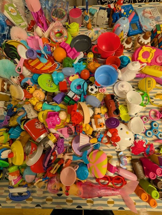 Lote de +200 brinquedos