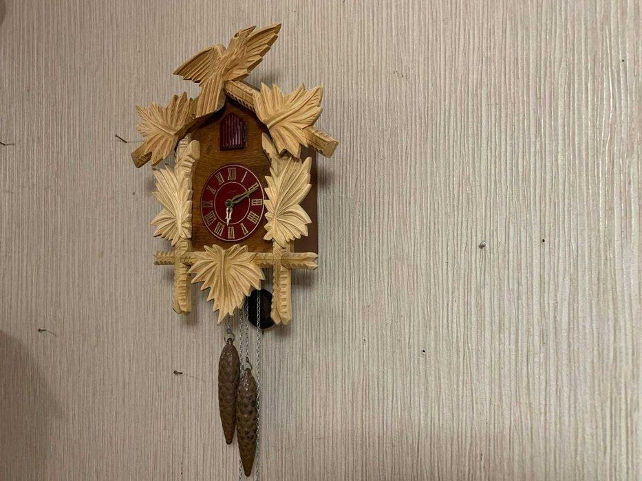 Годинник-ходики, настінний механічний з зозулею і боєм Маяк Мисливські