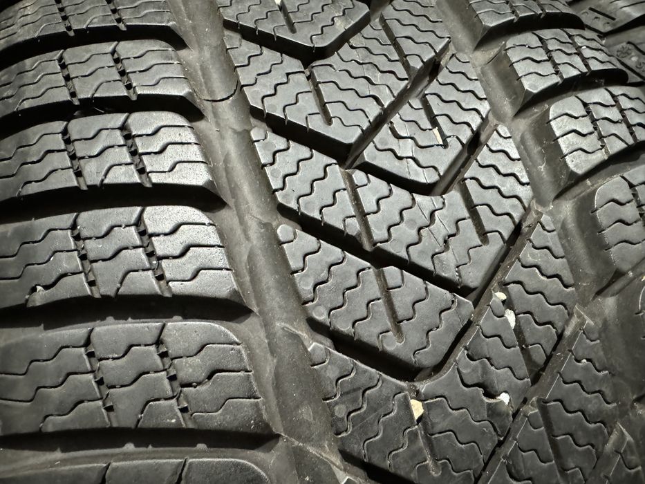 225/40 r 19 Pirelli