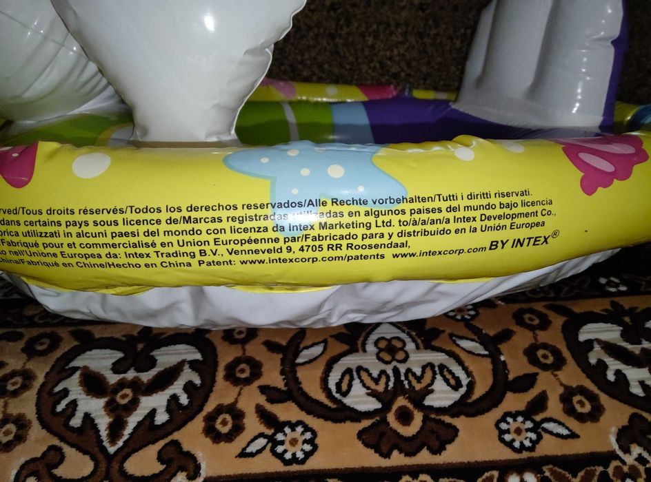 Новый детский надувной плотик-круг с трусиками «Зайчик» от бренда Intex (модель 59570)