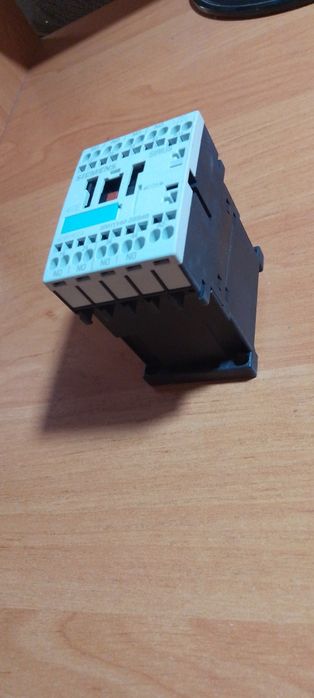 Пускатель (контактор) Siemens 3RH1140-2BB40, 4NO, 24VDC