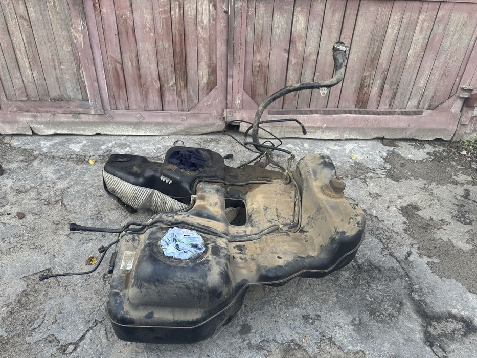 Топлевный бак дизель Audi Q7 4L 3.0 TDI