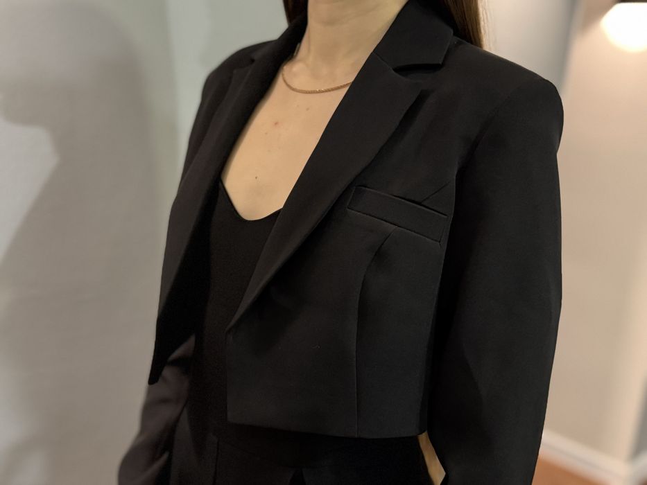 Короткий піджак жіночий