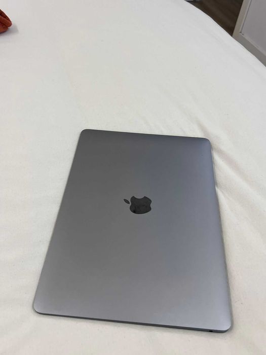MacBook Air M1 8GB – Excelente estado