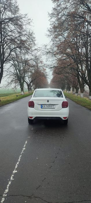 Рено логан 2019 рік 4000$