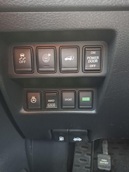 Продам Nissan  ROGUE