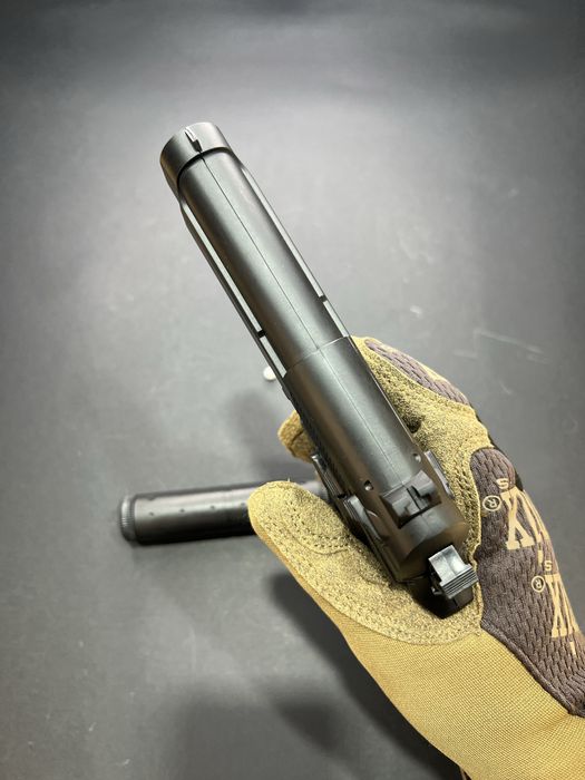 Металевий пістолет Берета з глушником - модель V1 (іграшка)