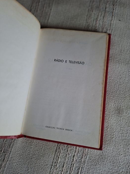 Livro técnico Rádio e Televisão