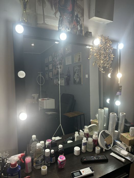 Зеркало 1 м на 1 м косметологич