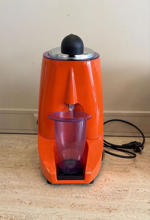 Maquina sumo de laranja a funcionar perfeitamente.