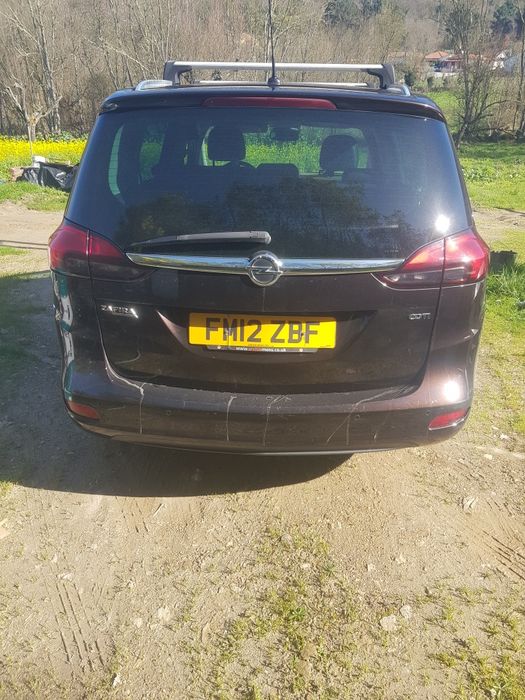 Opel zafira 7lugares  ano 2012