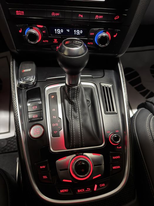 Audi SQ5  Продам