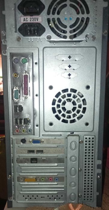 PC Retro Asus P4S8X-X P4 2.66GHz GeForce4 Sound Blaster 128  Win98 + Jogos ms-dos