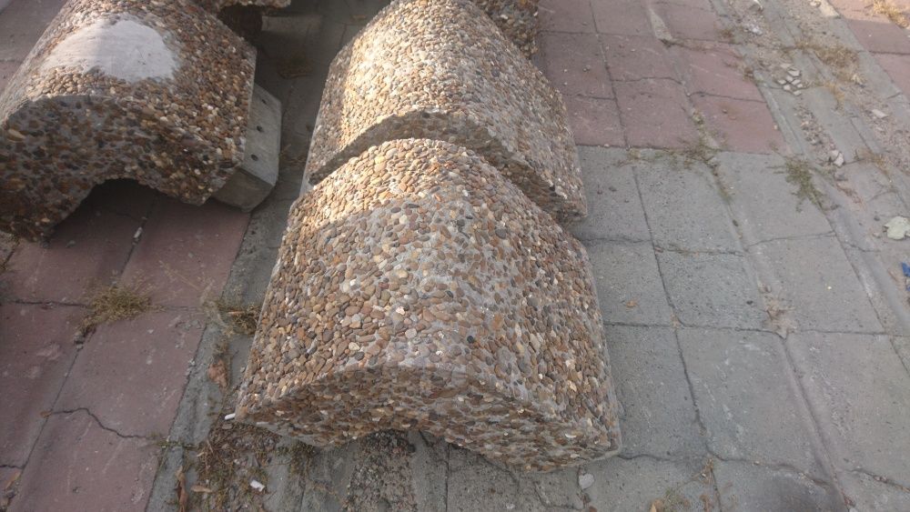 Цветочницы, квітникарки, вазони, урни, плити тротуарні