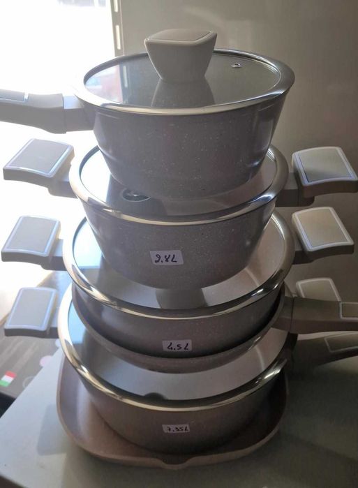 Conjunto de panelas de cozinha da marca Royalty Line com 11 peças