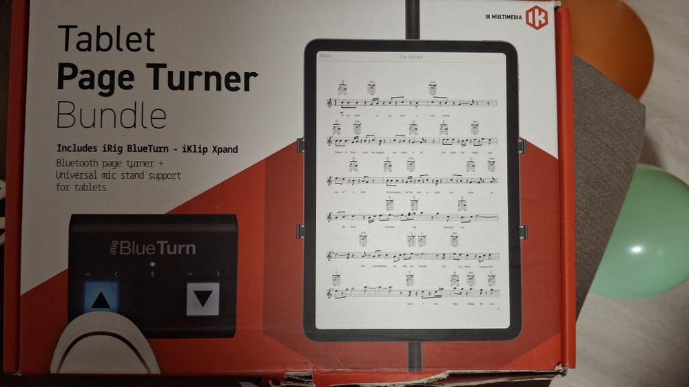 Комплект IK Multimedia Tablet Page Turner Bundle
