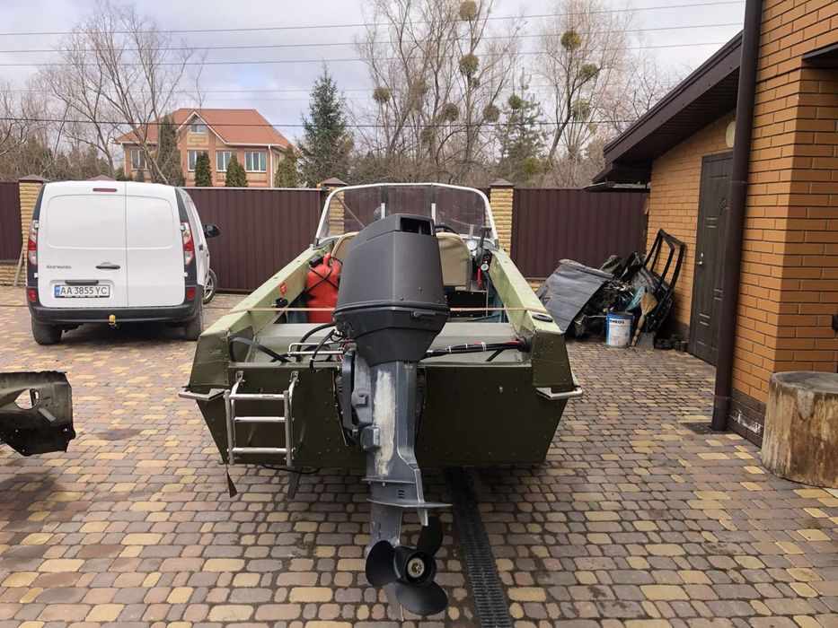 Продам моторний човен Казанка 5м3