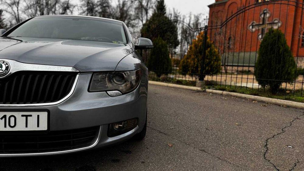 Skoda SuperB 2009 2.0 TDI AT Elegance