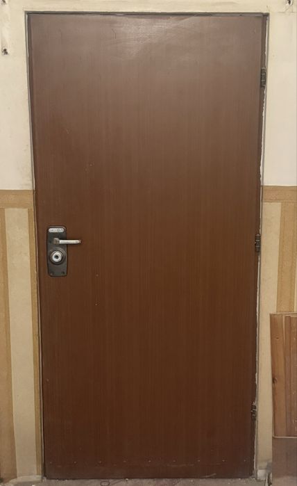 Drzwi antywłamaniowe GERDA prawe z ościeżnicą, bardzo dobry stan Polecam