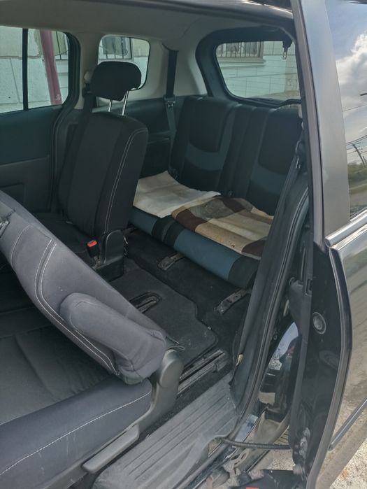 Продам Mazda 5 2007г.в.