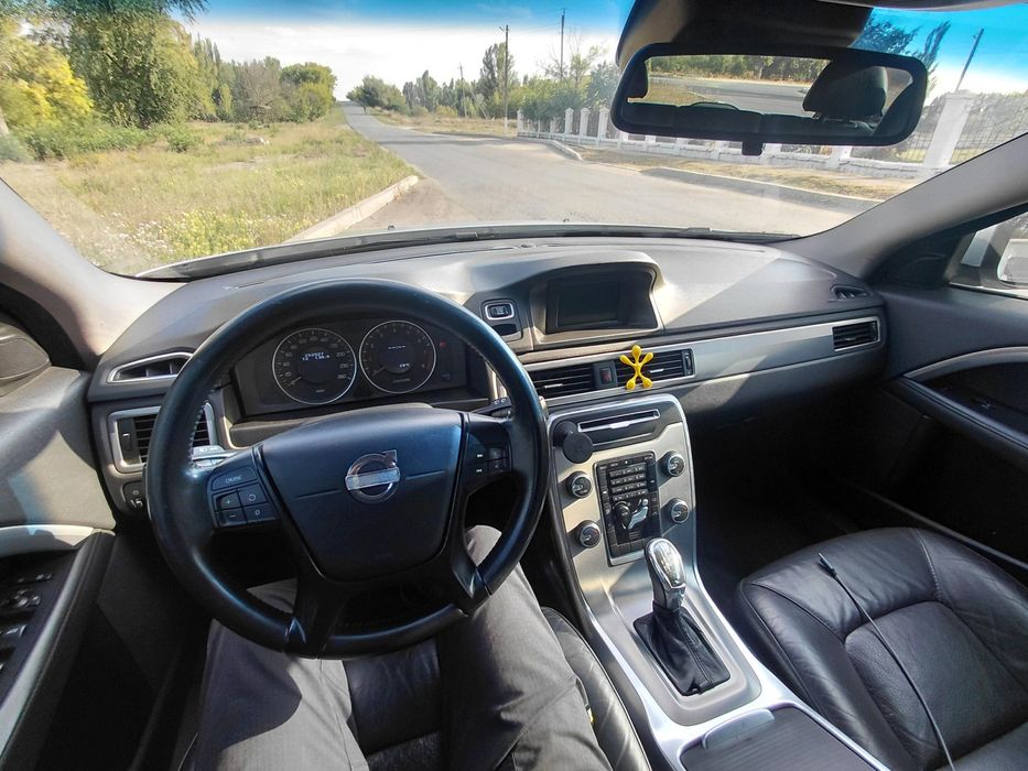 Продам авто Volvo v70