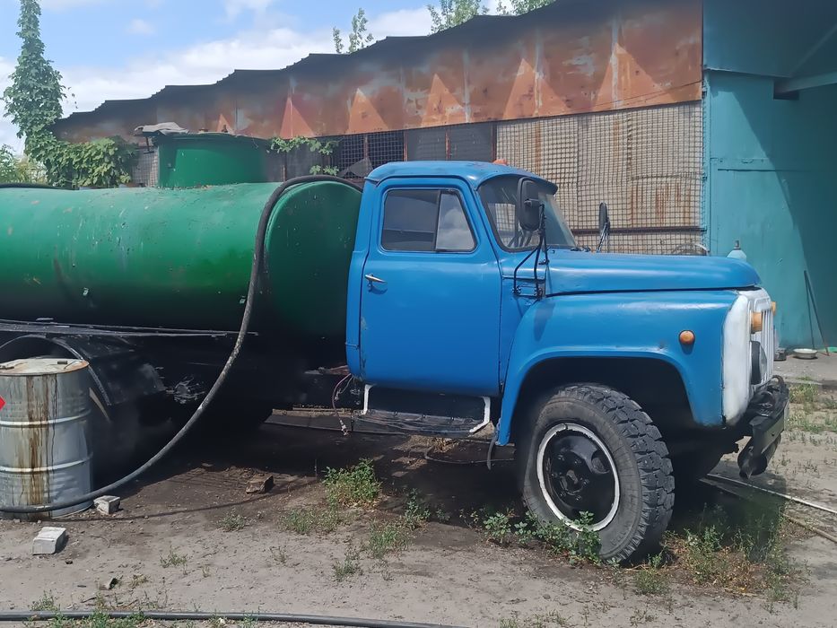Бензовоз Водовоз  цистерна