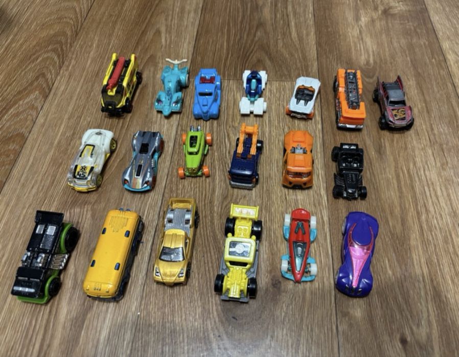 zestaw hot wheels