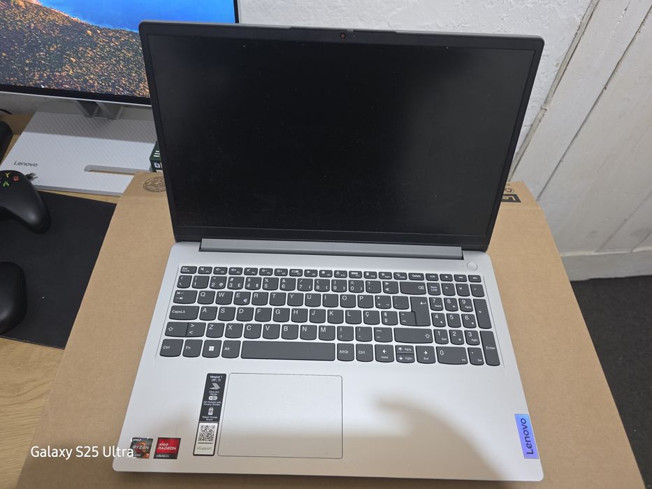Portátil Lenovo Ideapad 1