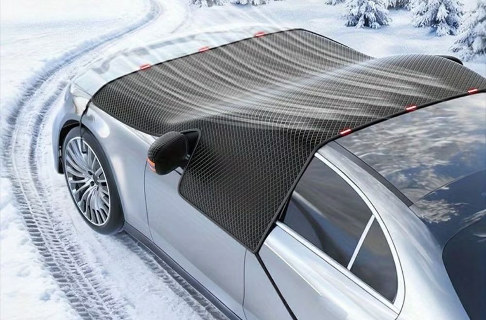 Mata na szybę samochodu przeciwsniegowa.