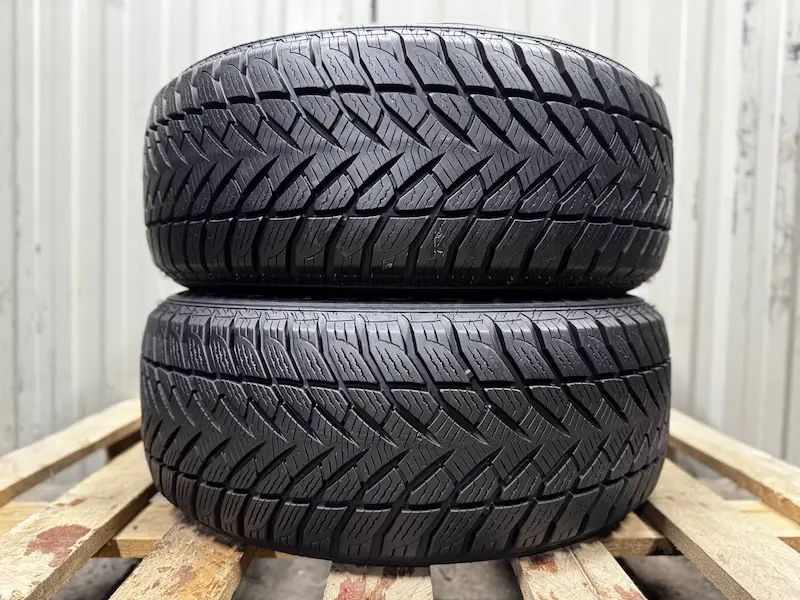 Шини бу 235 55 R17 Goodyear UltraGrip Wrangler