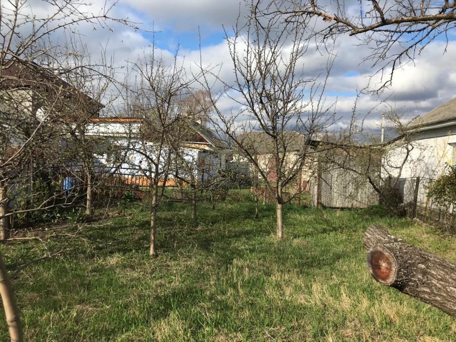 Продаю  будинок м.Сокиряни центр