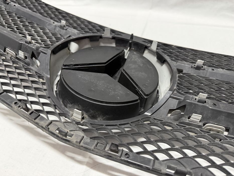 Grill Atrapa Mercedes C KLASA W205 14 - 18 r. CHROM