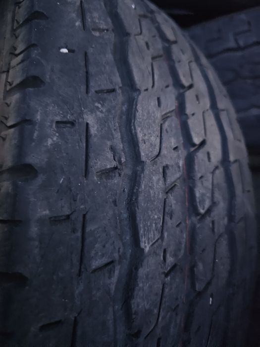 Pneus carga excelente piso