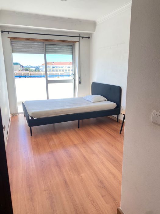 Quartos em Moita pronto a entrar