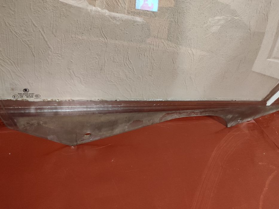 Скло на передні праві двері Skoda superb 2, 2011 року