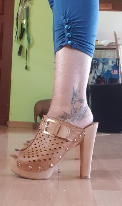 Sandałki na obcasie rozm 38