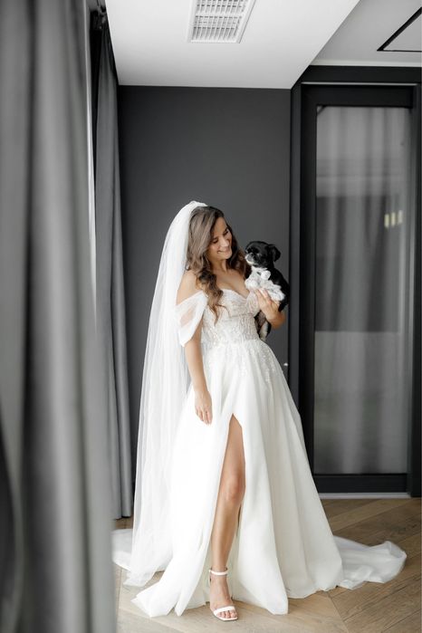 Весільне плаття зі шлейфом WOW SOFIE