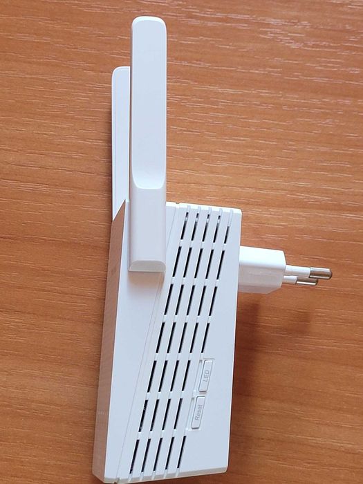 Підсилювач бездротового сигналу TP-Link  1588
