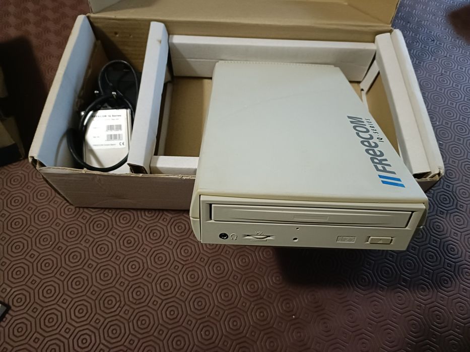 CD-ROM DRIVE - Freecom438774588056555522